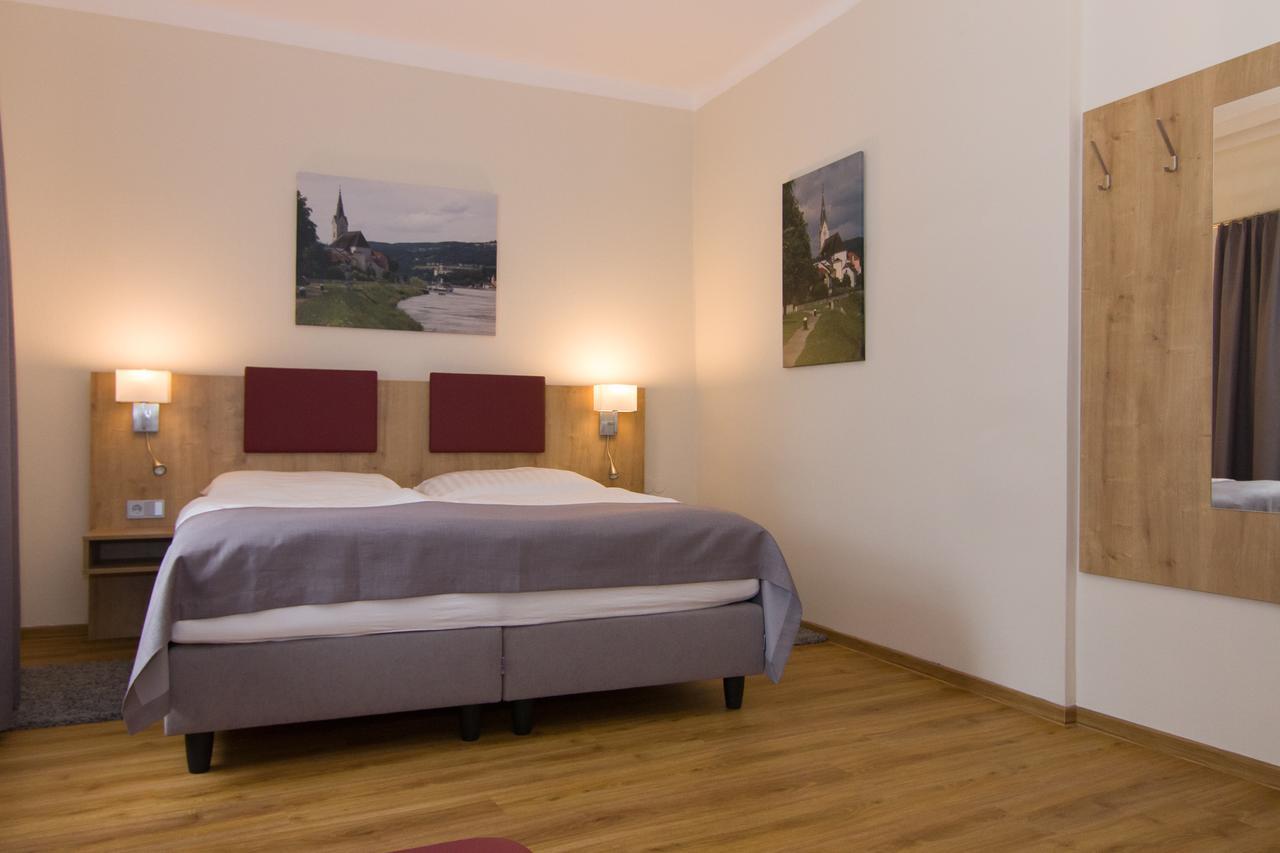 Gasthof Mang Ybbs an der Donau Exterior foto